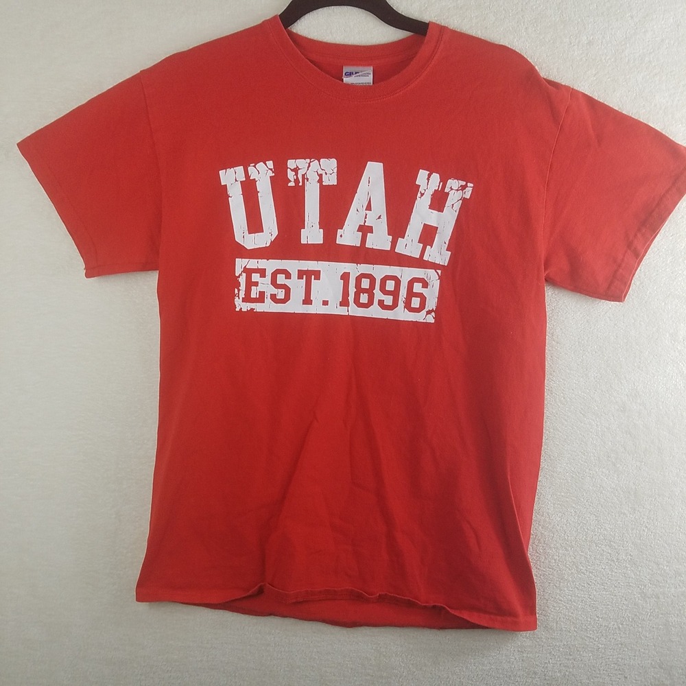 Gildan Ultra Cotton Utah Est 1896 Graphic T-Shirt Mens Medium Red Short Sleeve